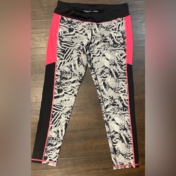 Material Girl Active Workout Leggings Multicolor Pink Black and White Size XL - Picture 3 of 4
